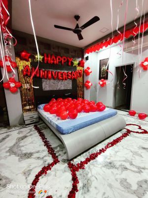 ANNIVERSARY DECOR